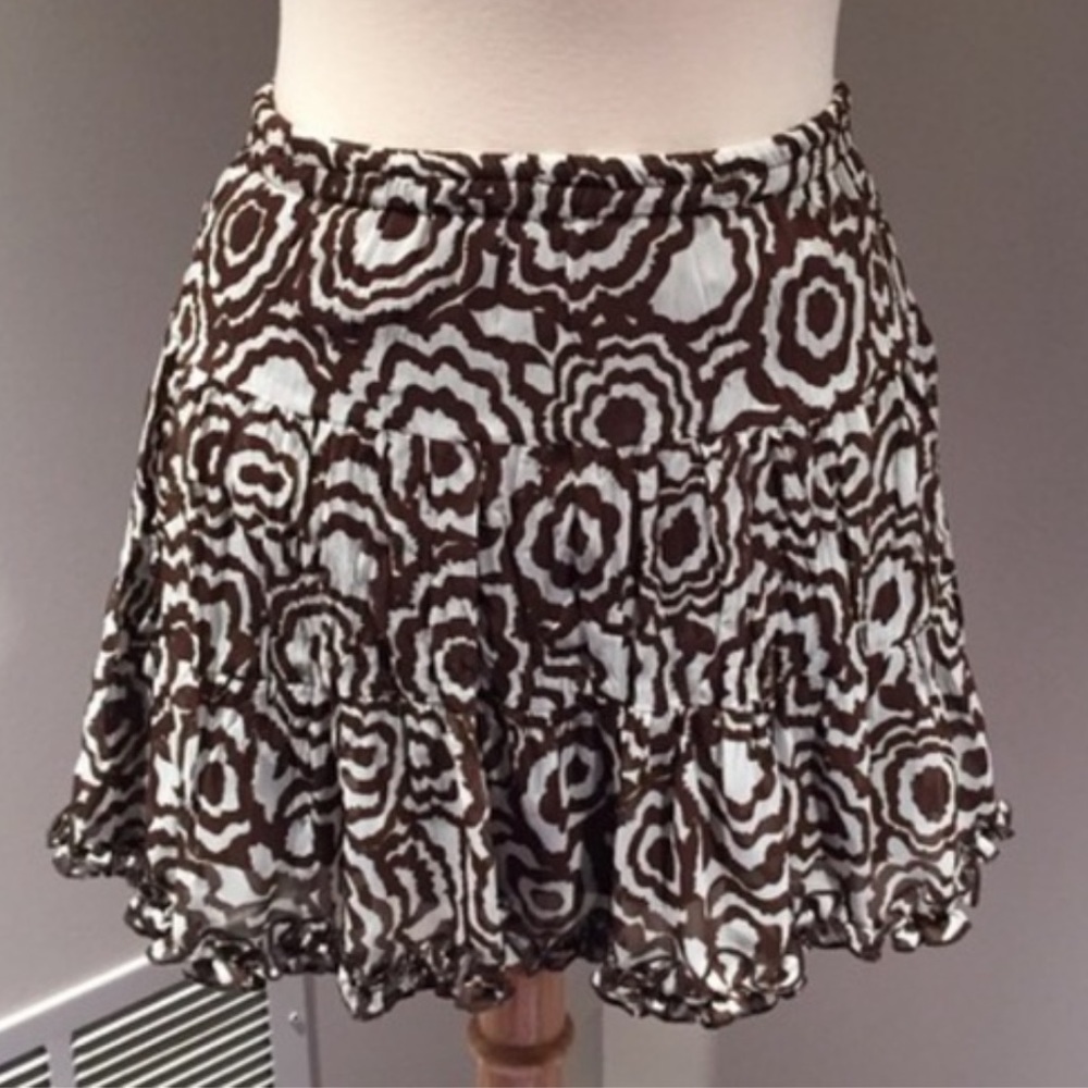 Brown white crinkled and ruffled skirt